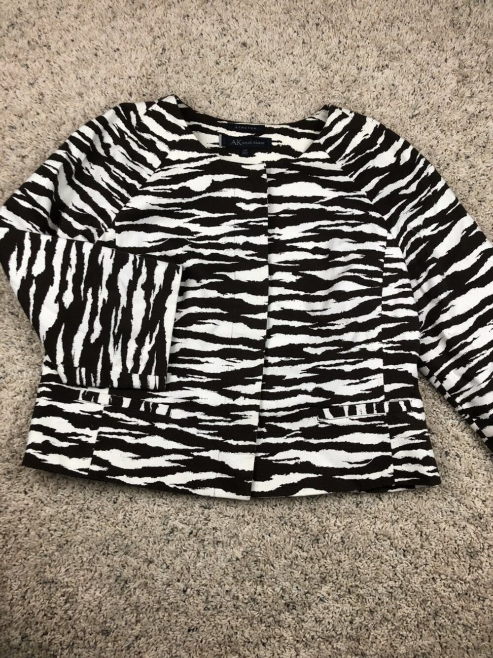 ANNE KLEIN Stretch Women’s Blazer Size 12P Brown Zebra Print Button Up